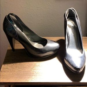 New in Box Michael Antonio Luz Size 7 / Black